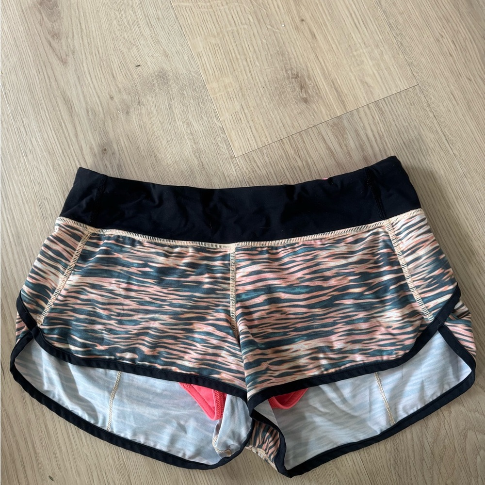 Lululemon Speed Up Short 2.5" Rare Tiger Tide Multi Print - Size 6